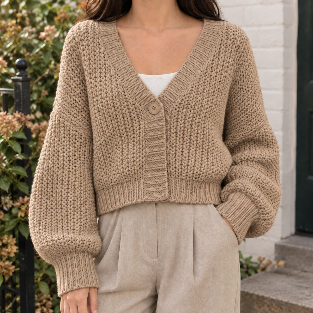 Women’s Chunky Knit Cropped V-Neck Button Cardigan